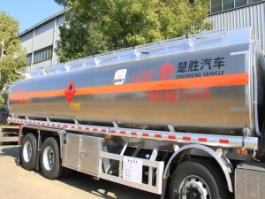 楚胜牌CSC5320GYYLD6铝合金运油车