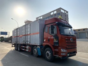 楚胜牌CSC5321XRYC6易燃液体厢式运输车